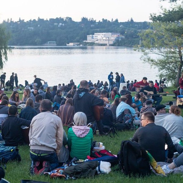 Ohňostroj Kyvadlo světla a ticha